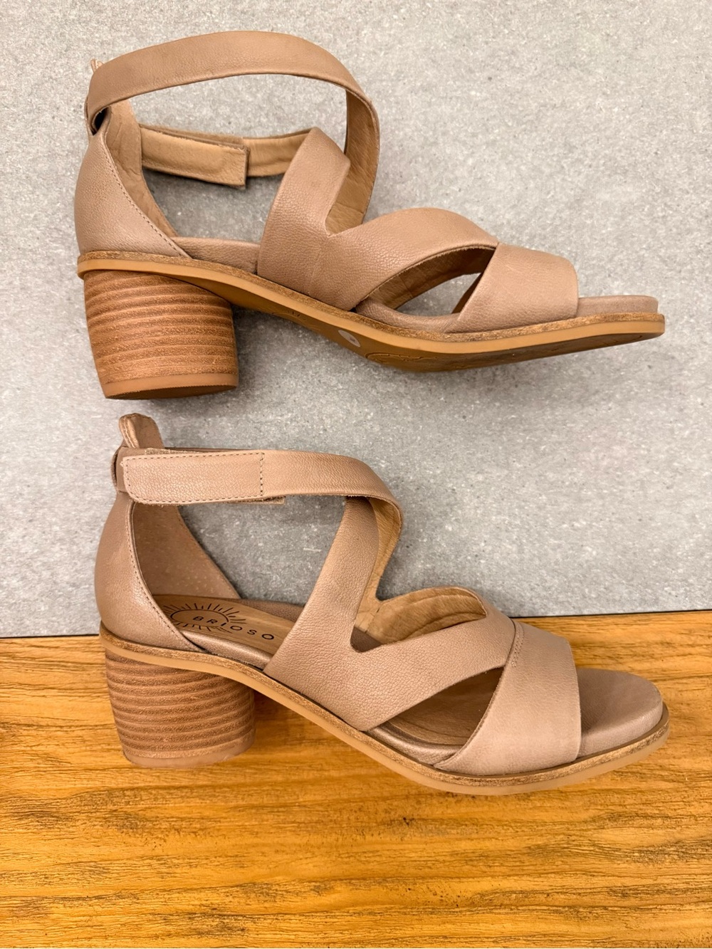 Brioso Verandah Leather Block Heel Sandals Taupe Size 7 - Picture 4 of 12
